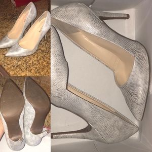 Silver pumps